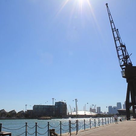 Royal Victoria Docks Apartment London Exterior photo