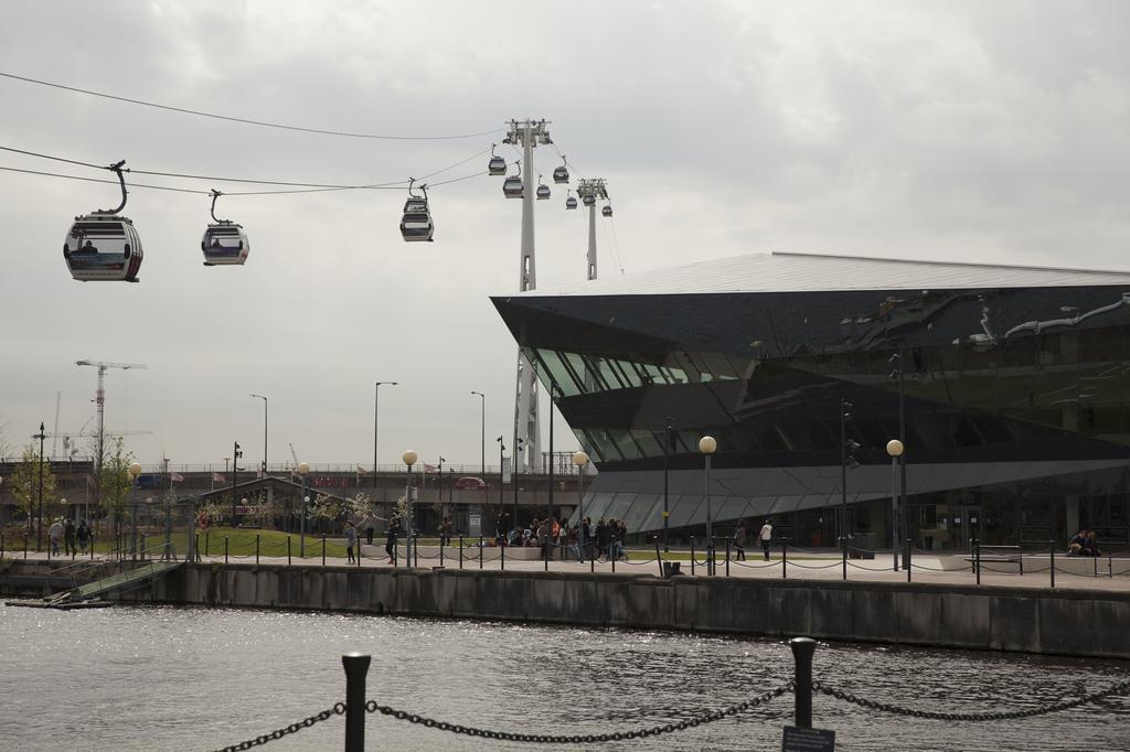 Royal Victoria Docks Apartment London Exterior photo