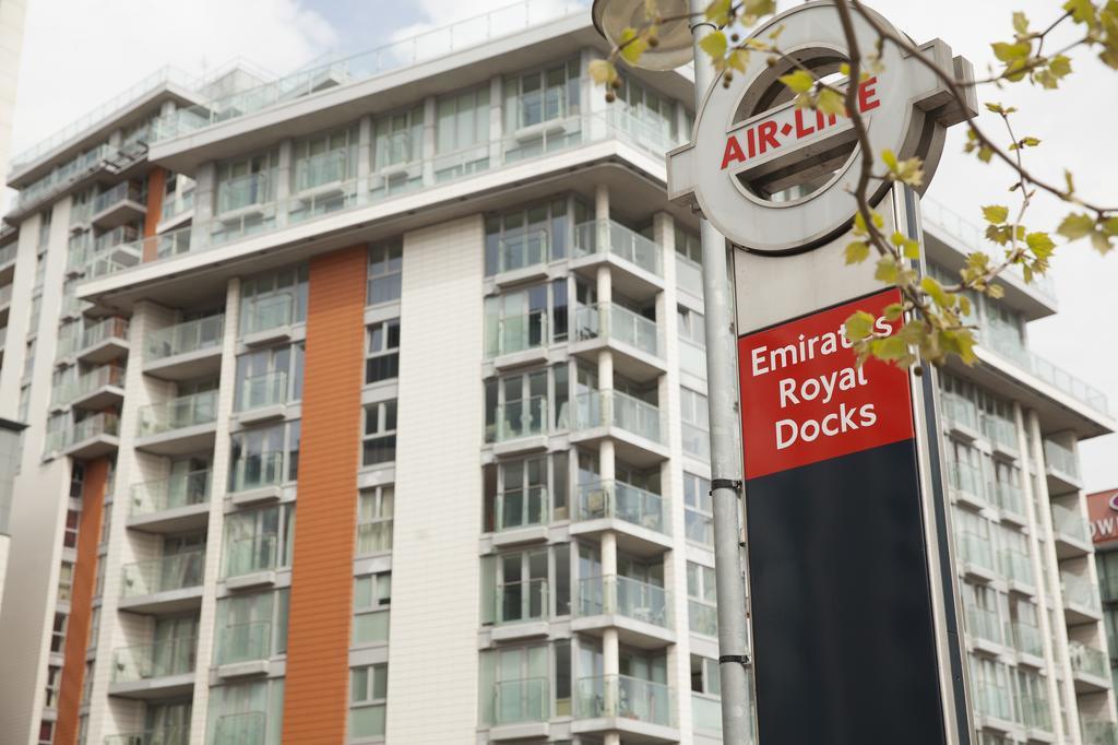 Royal Victoria Docks Apartment London Exterior photo