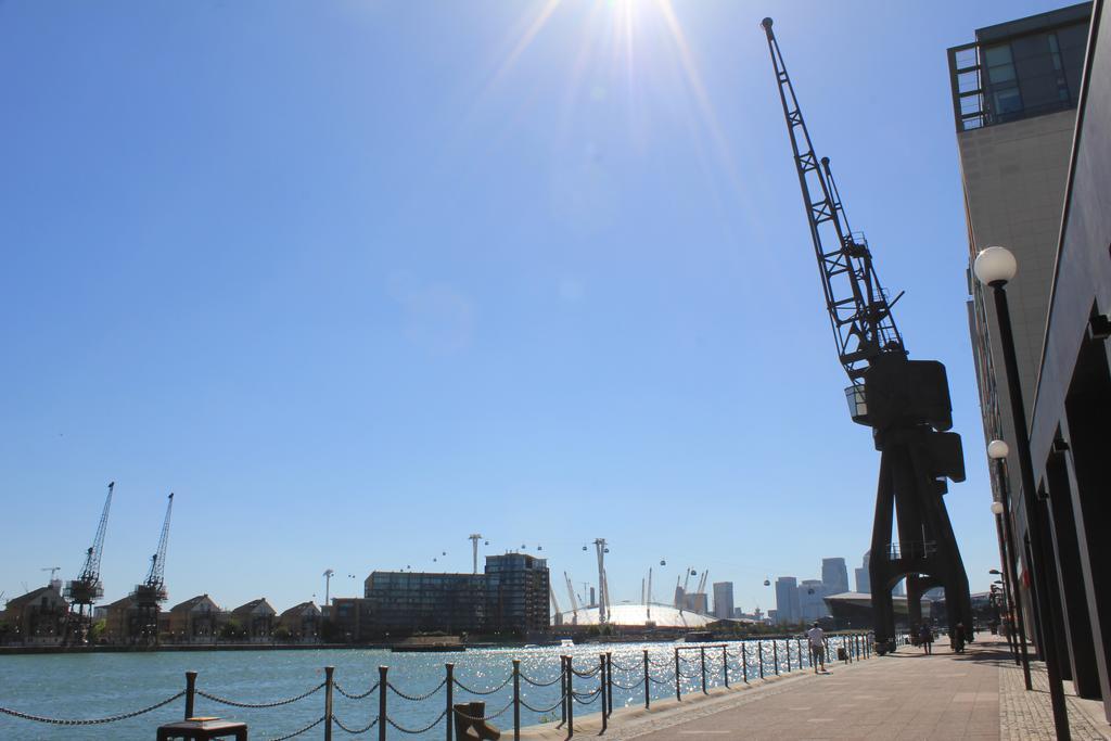 Royal Victoria Docks Apartment London Exterior photo